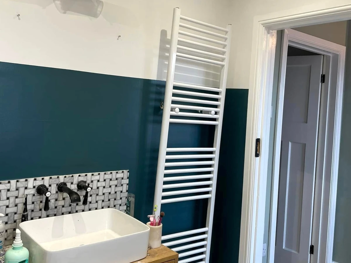 bathroom painting teal painted bathroom walls swansea daffodil decor 2