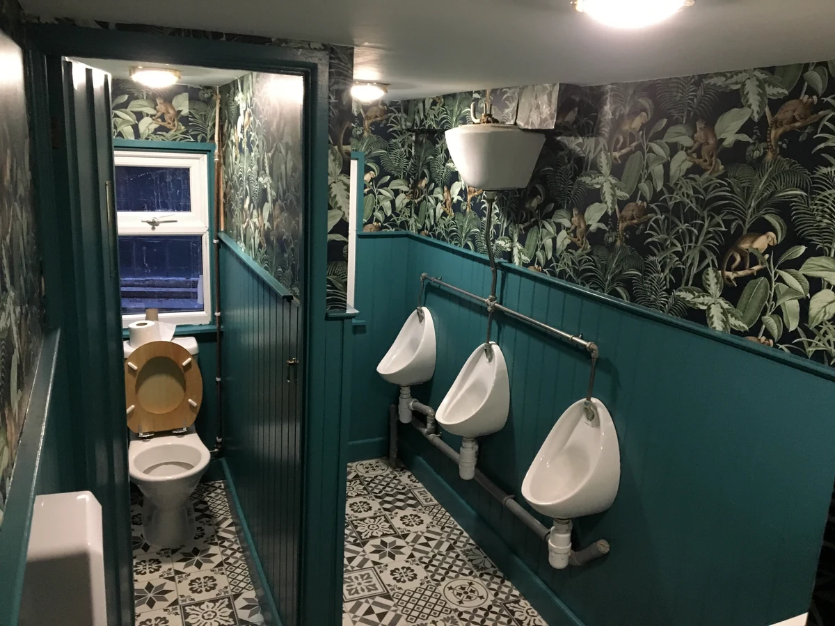 commercial interior pub wooden panelling wallpaper swansea daffodil decor 10