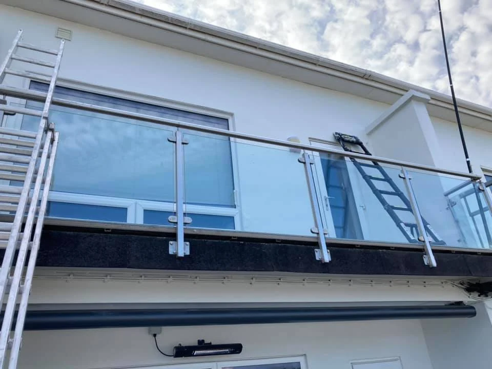 exterior-painting-white-painted-house-front-elevation-swansea-daffodil-decor-3 exterior painting white painted house front elevation swansea daffodil decor 3