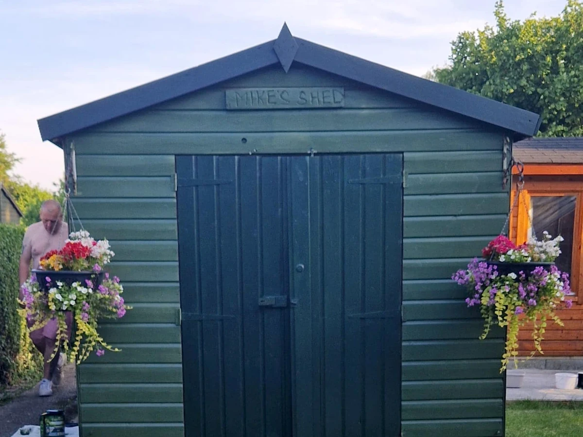 exterior-painting-white-painted-rendered-house-swansea-daffodil-decor exterior painting white painted rendered house swansea daffodil decor