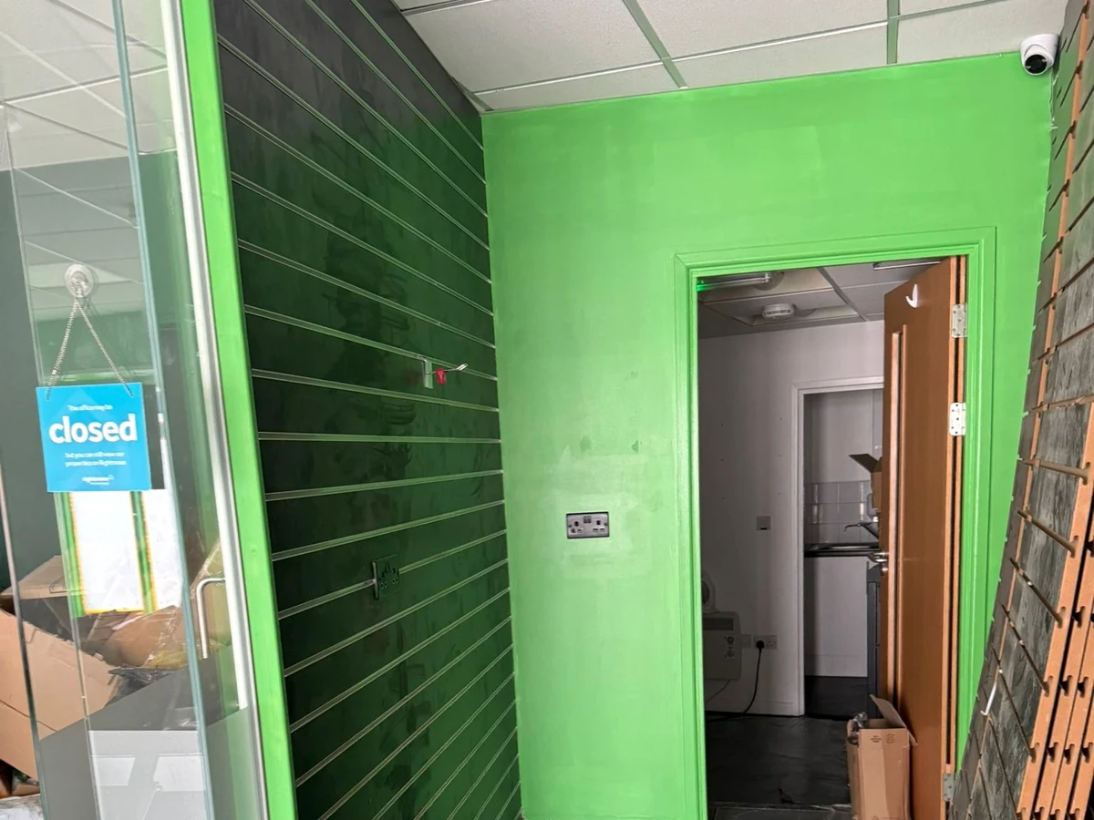 wallpapering feature wall swansea daffodil decor 1